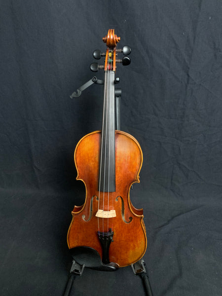 4/4 Violin, labeled Wizard Clip (used)