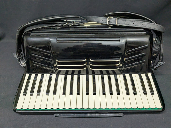 Pancordion Crucianelli 120b Accordion (used)