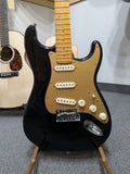 2007 Fender Deluxe V-Neck Strat Guitar (used)
