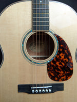 Larrivée L-05 Spruce/Mahogany Acoustic Guitar